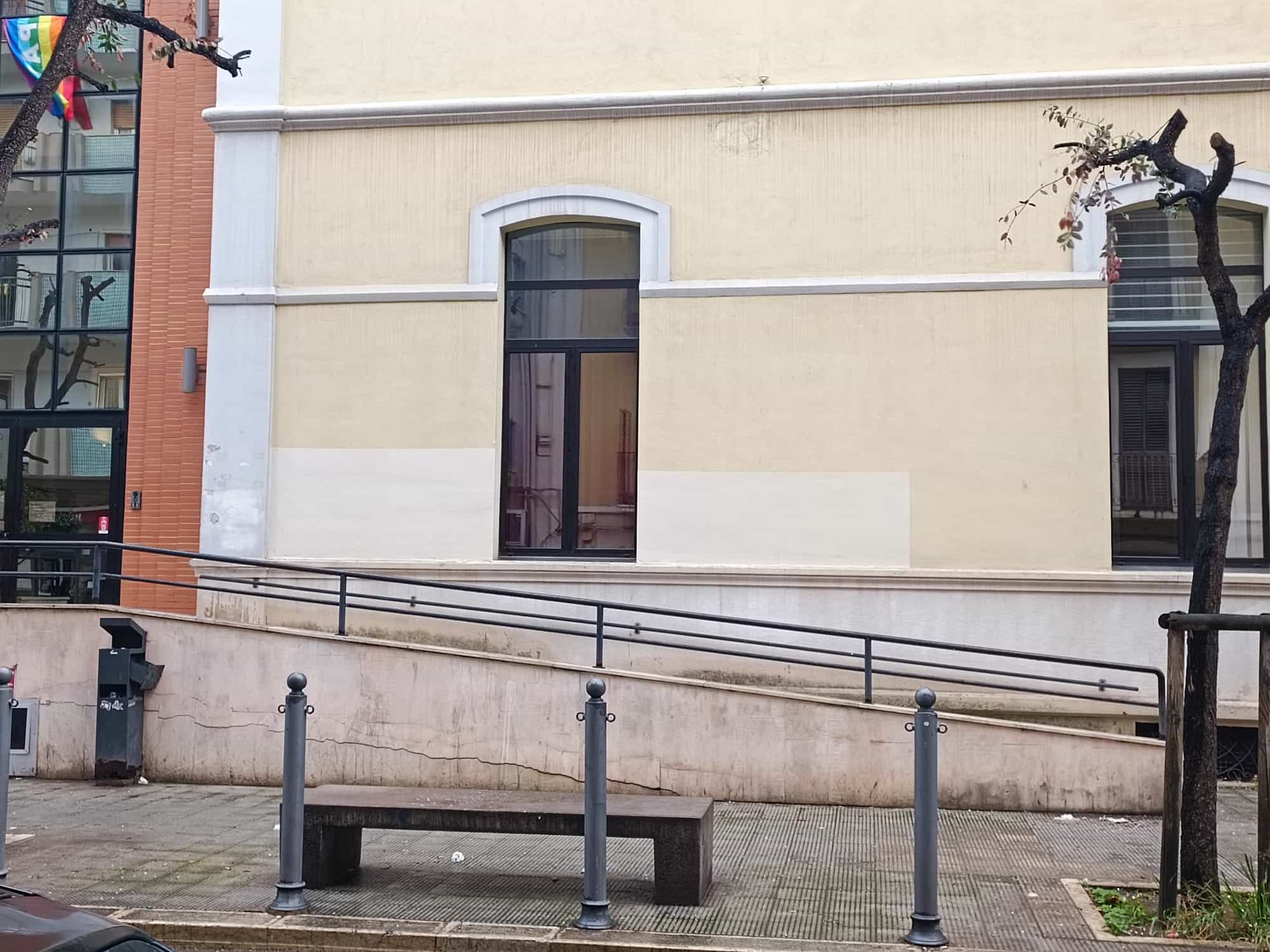 I muri della sede del Municipio I di Bari ripuliti dopo il raid vandalico-2 I muri della sede del Municipio I di Bari ripuliti dopo il raid vandalico-2