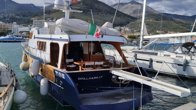 partecipa al tributo a lucio dalla a mola di bari: una serata emozionante tra musica, ricordi e grandi interpretazioni dedicate all'indimenticabile artista italiano.