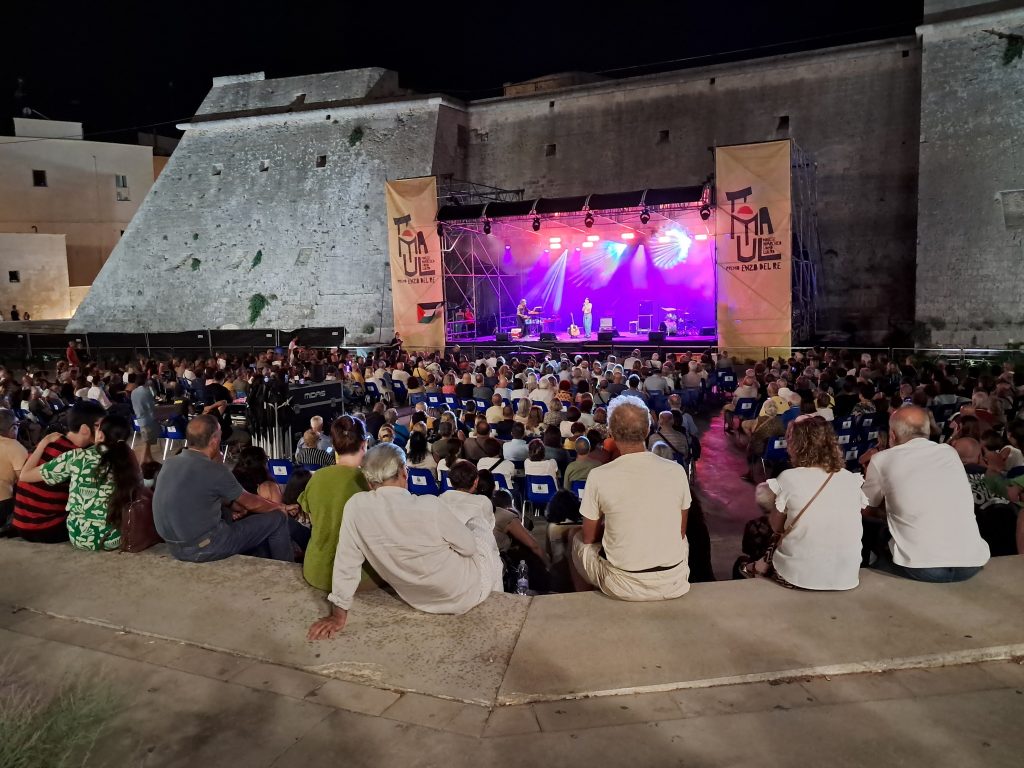 scopri il prestigioso premio enzo del re assegnato al gruppo vocale faraualla: un riconoscimento speciale per il loro contributo alla musica italiana e alla sperimentazione vocale. approfondisci l’evento e la storia dietro questo premio.