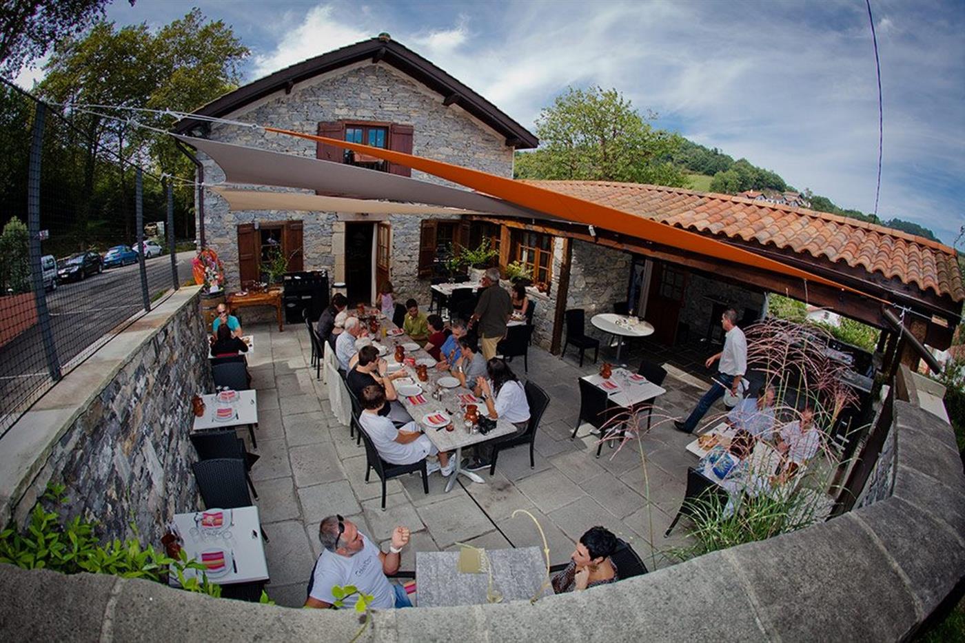 scopri eroina ristorante: un'esperienza culinaria unica con piatti italiani autentici, ingredienti freschi e un'atmosfera accogliente nel cuore della città.