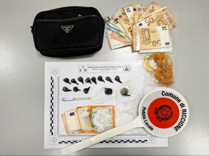 scopri tutto sulla sospensione locale dei farmaci: indicazioni, procedura, effetti collaterali e consigli utili per un trattamento sicuro e consapevole.