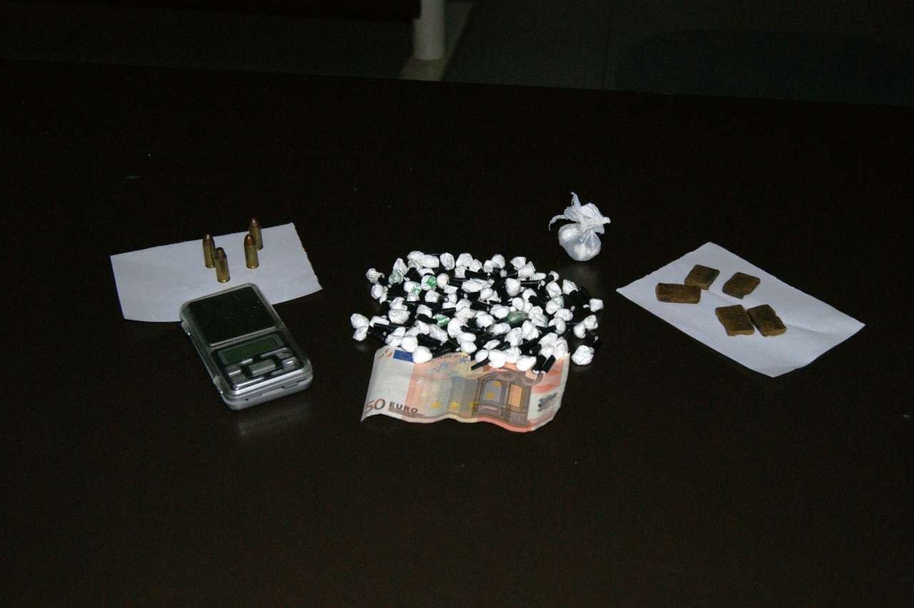 ultime notizie sullo spaccio di droga a mola di bari: indagini, arresti, operazioni della polizia e aggiornamenti sui fatti di cronaca locale.